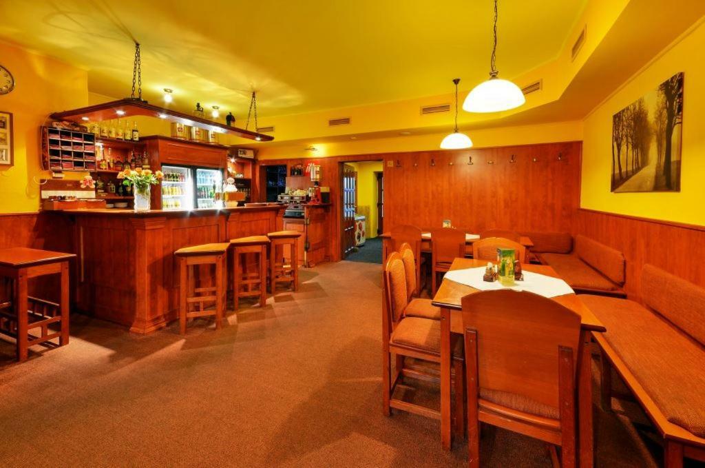 Filipovice Hotel Stara Posta מראה חיצוני תמונה
